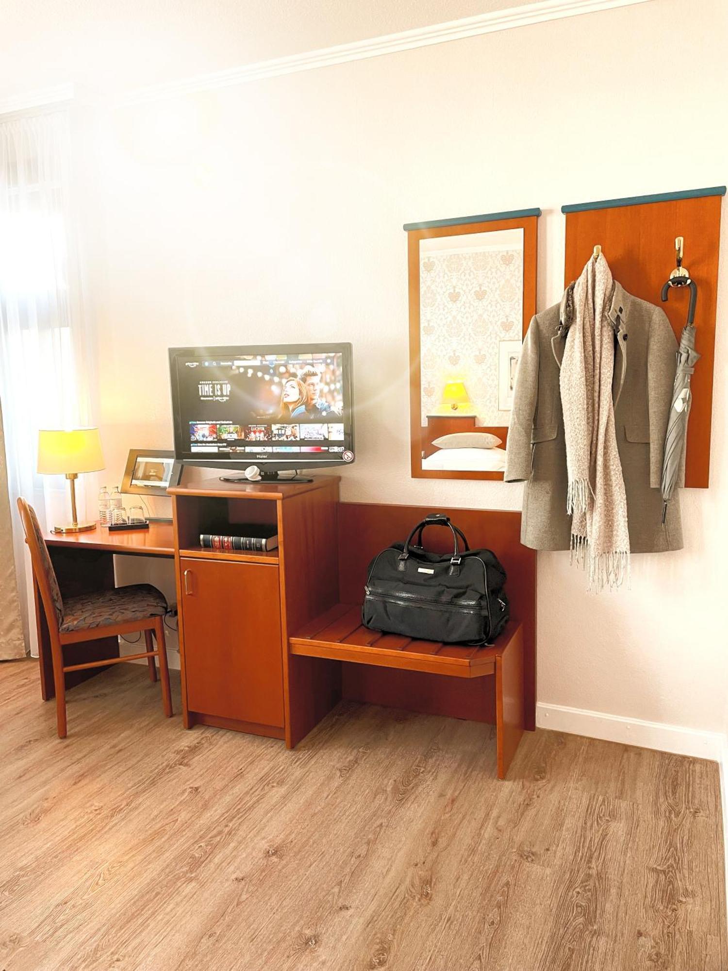 Hotel Kolossos Duesseldorf - Neuss Room photo