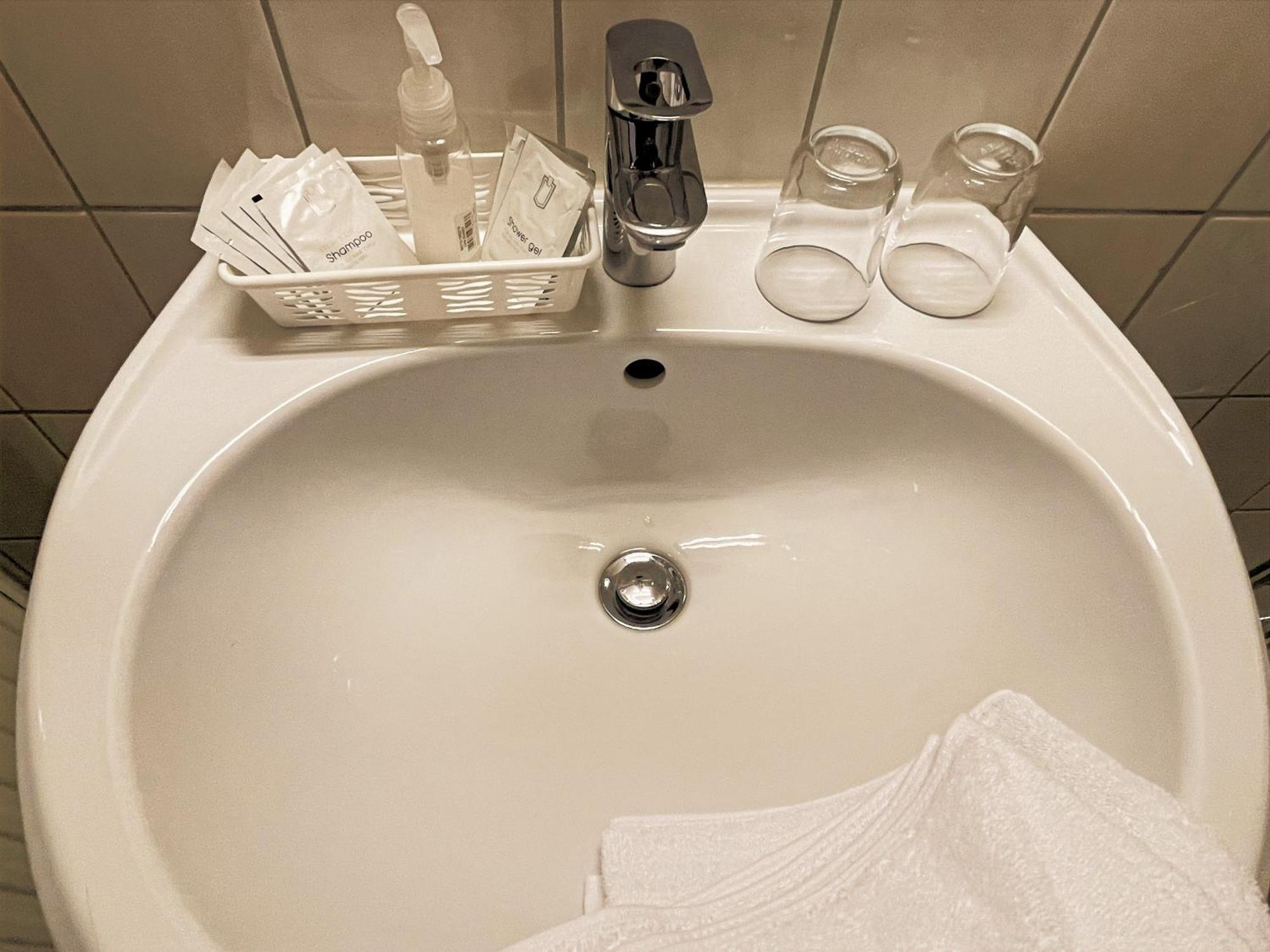 Hotel Kolossos Duesseldorf - Neuss Room photo
